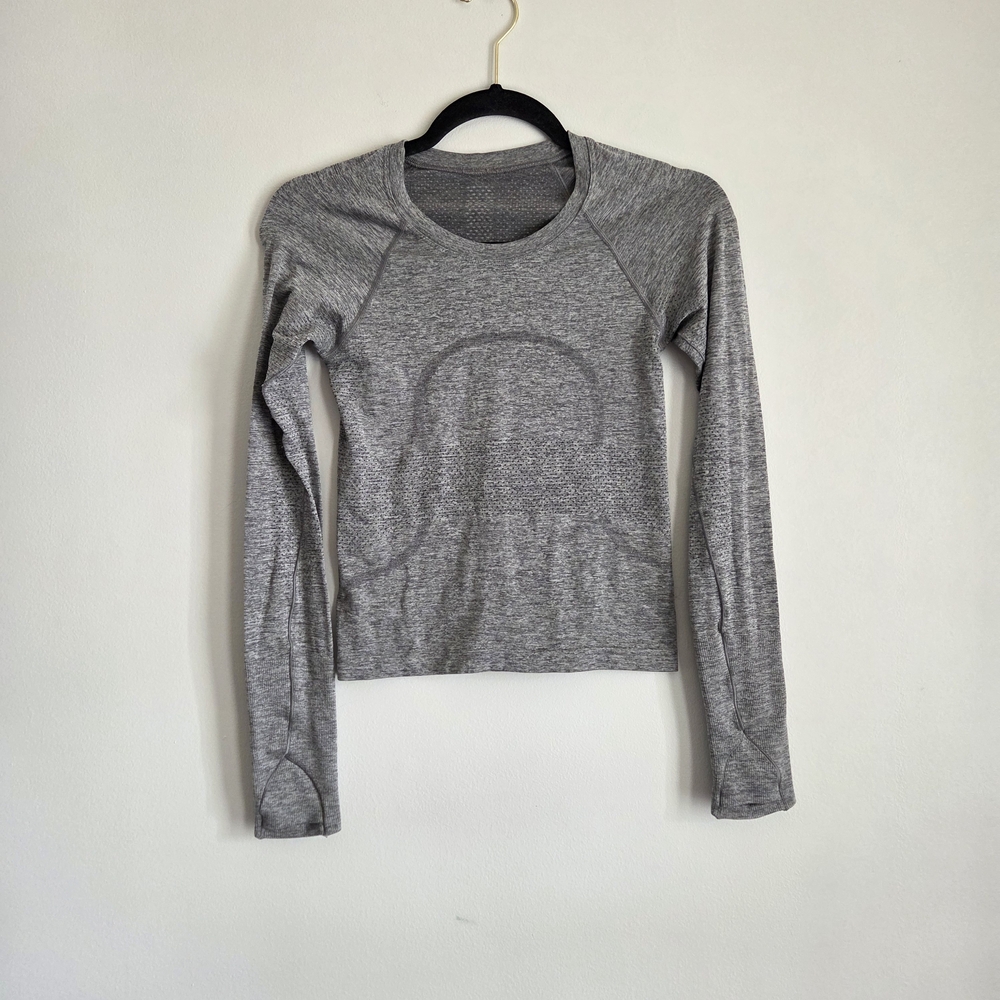 lululemon athletica Heather Gray Long Sleeve Top